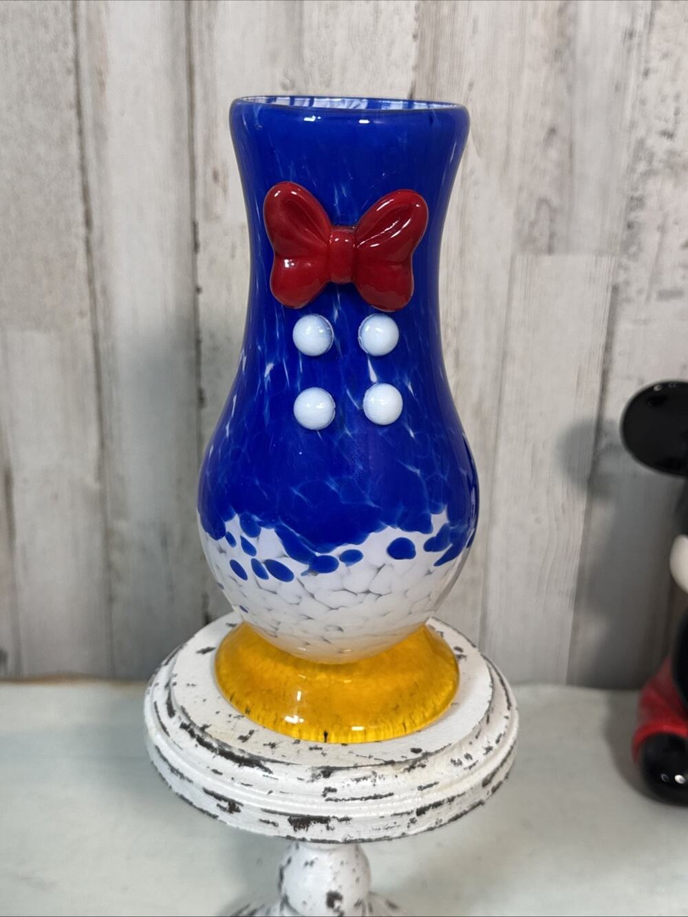 Disney Parks Arribas Bros Donald Duck Heavy Blown Glass Standing Vase